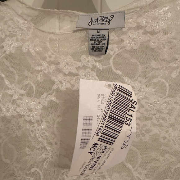 Elegant Women's White Lace Blouse - Picture 2 of 5